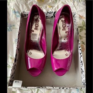 Trash violet purple patent “cosmo” high heels 6.5M